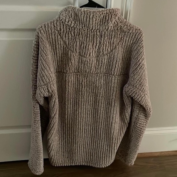 True Grit pullover - Picture 3 of 4